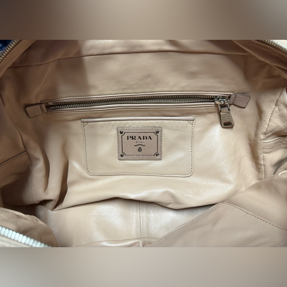 Prada vintage leather handbag - Picture 12 of 17